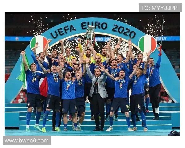 聚焦足球球星暮年故事展现荣誉辉煌与人生起伏转折