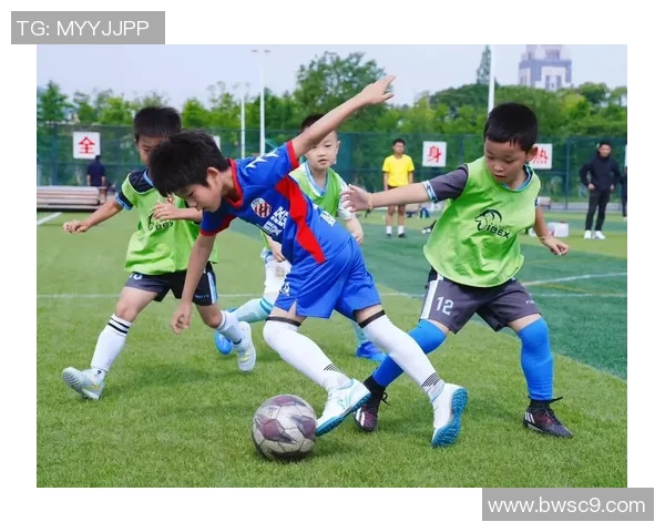 7月出生的足球巨星们:那些在绿茵场上创造传奇的生日星光 7月出生的足球巨星们:那些在绿茵场上创造传奇的生日星光